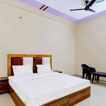 Hotel O Blu Moon Ghaziabad Bagian luar foto