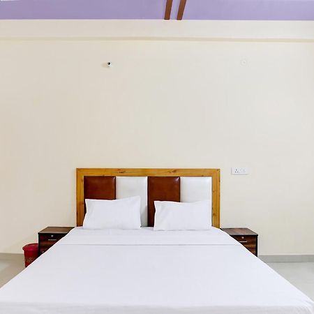 Hotel O Blu Moon Ghaziabad Bagian luar foto