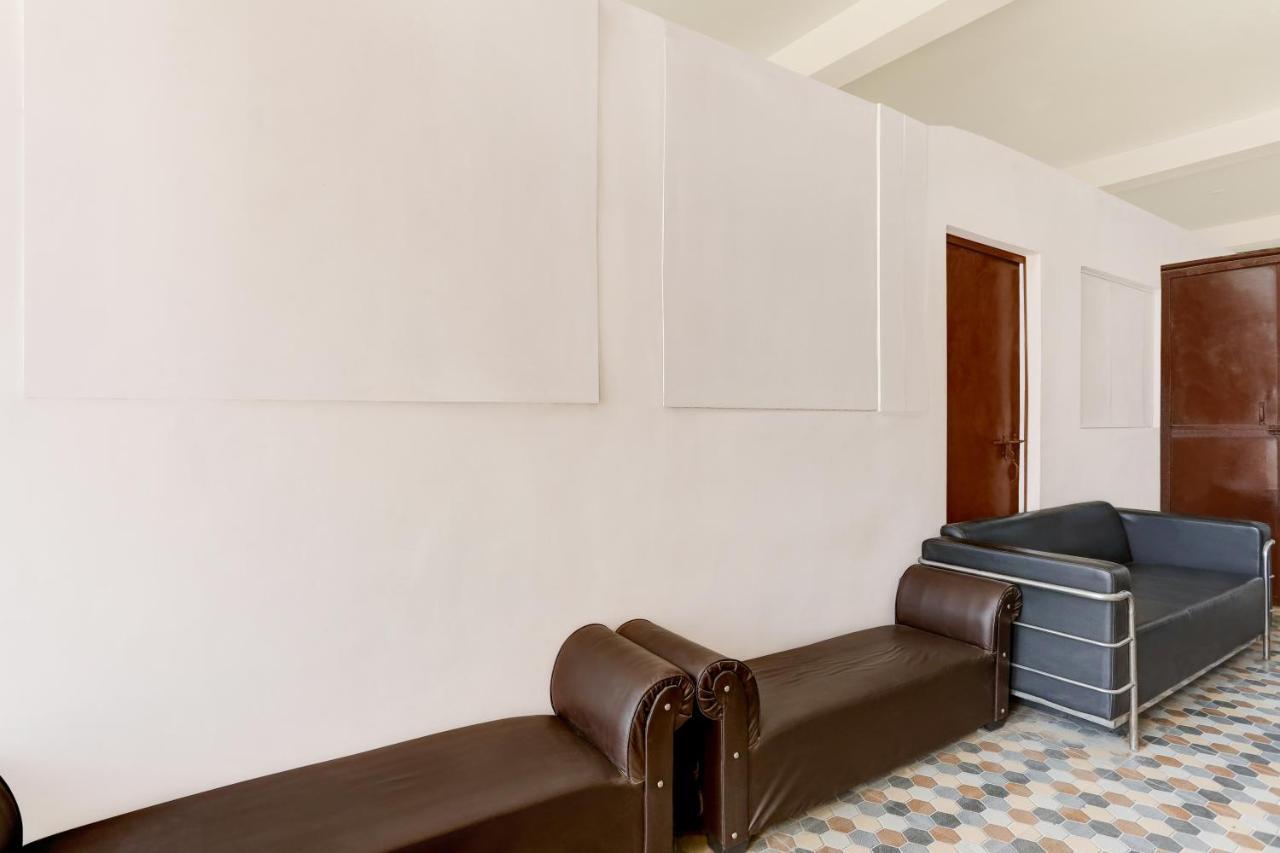 Hotel O Blu Moon Ghaziabad Bagian luar foto