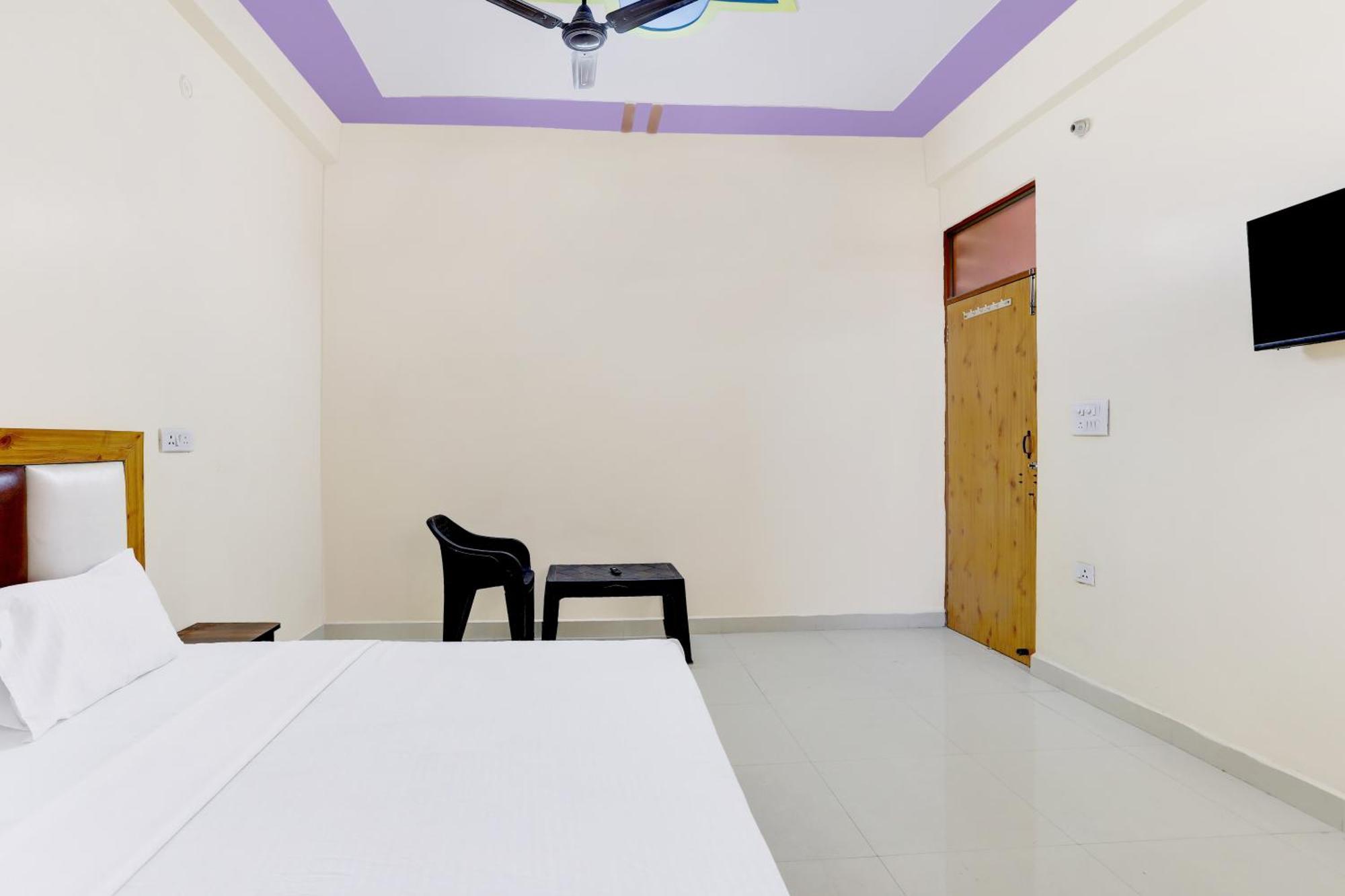 Hotel O Blu Moon Ghaziabad Bagian luar foto
