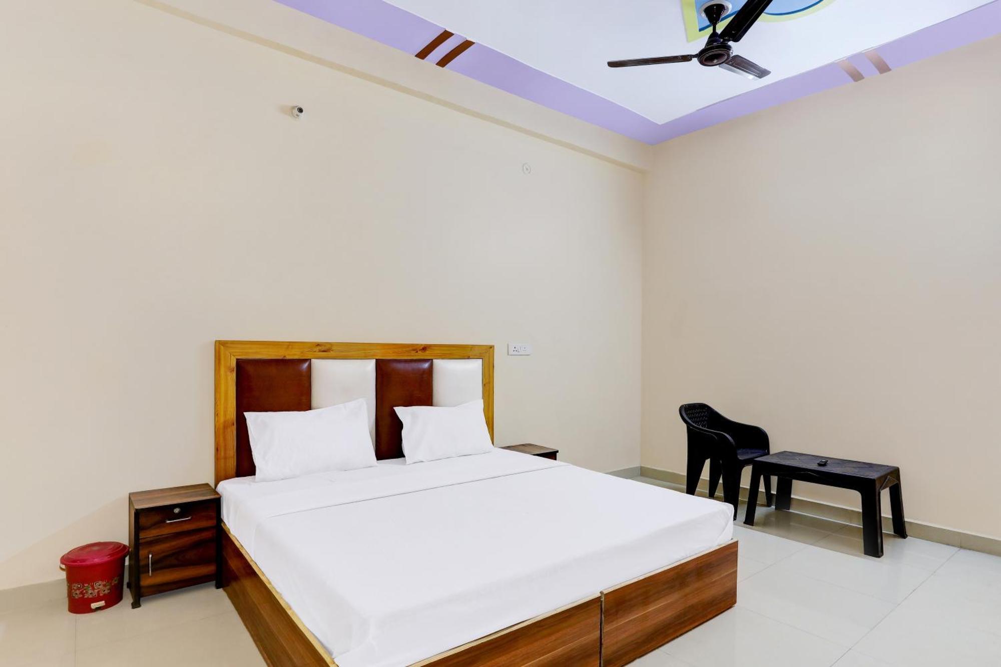 Hotel O Blu Moon Ghaziabad Bagian luar foto