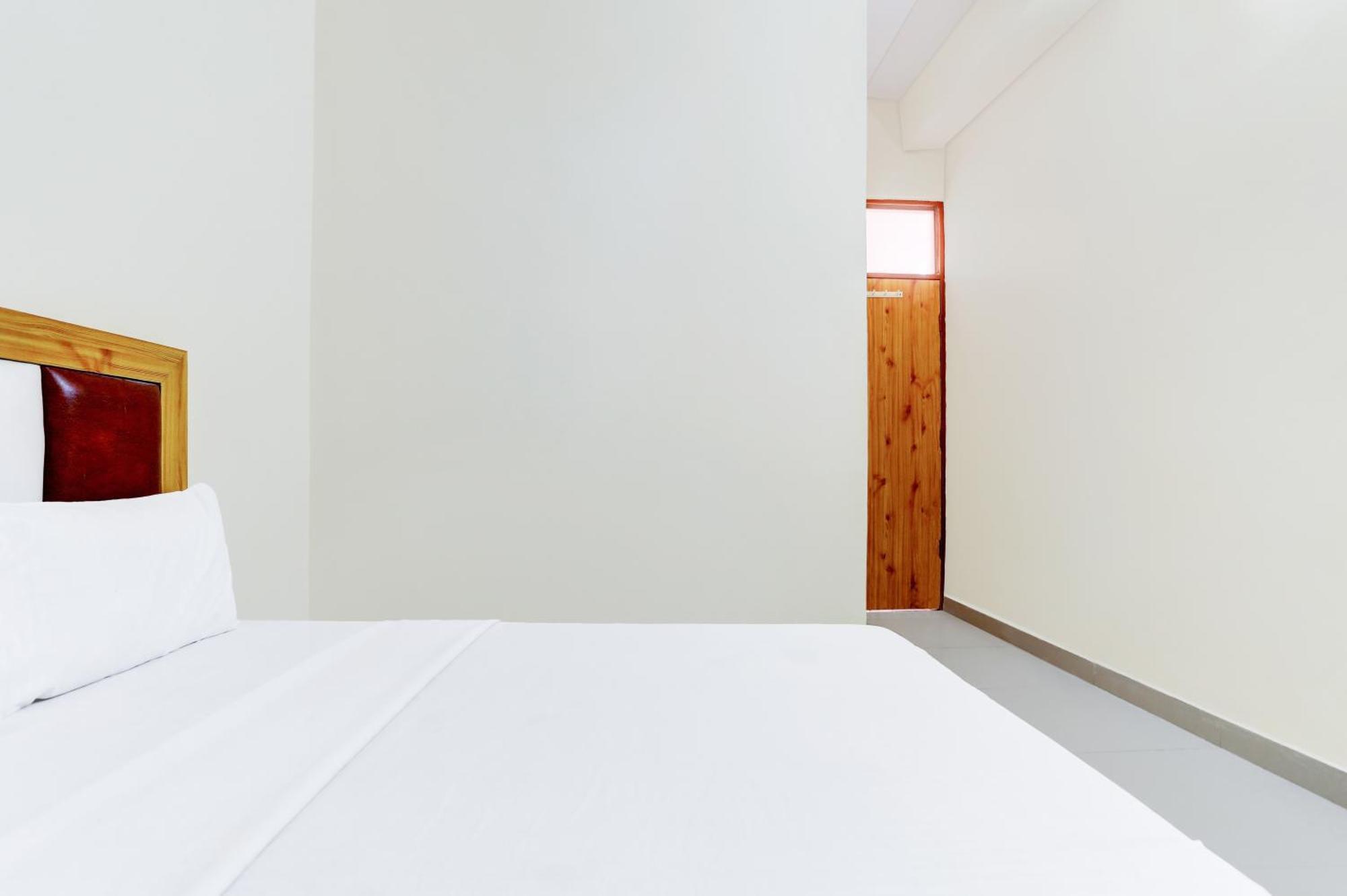 Hotel O Blu Moon Ghaziabad Bagian luar foto