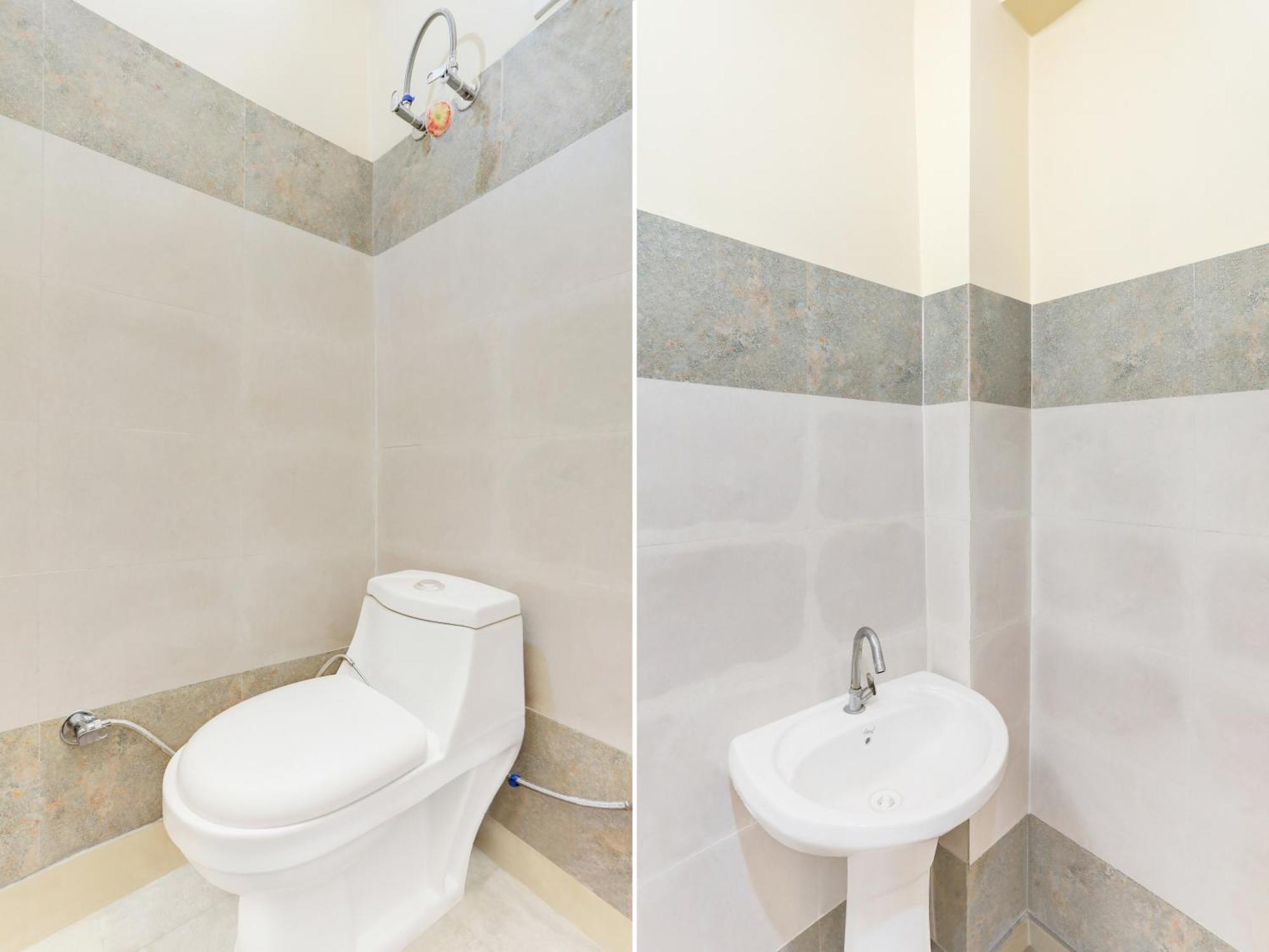 Hotel O Blu Moon Ghaziabad Bagian luar foto